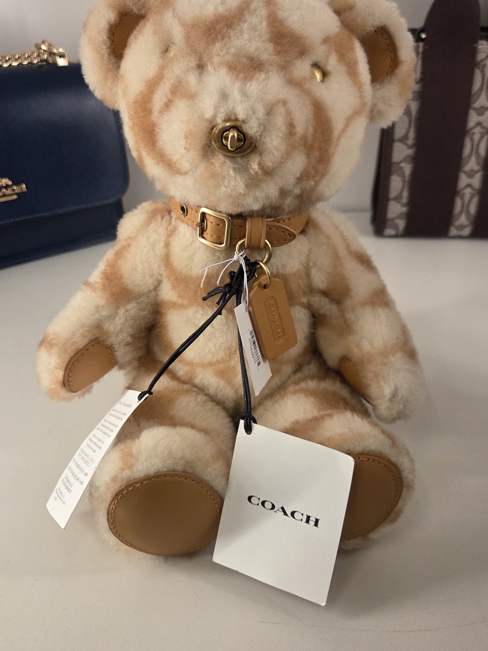 COACH COLLECTIBLE NEW LTD COACH SIGNATURE SHEARLING LARGE BEAR BEIGE/MULTI C7058